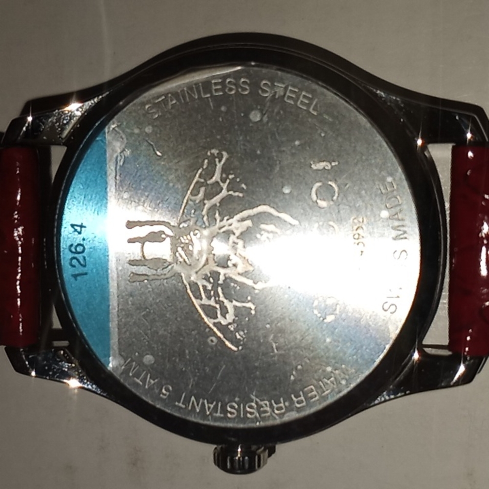 Gucci Red Patent Leather Band Watch - Picture 10 of 13
